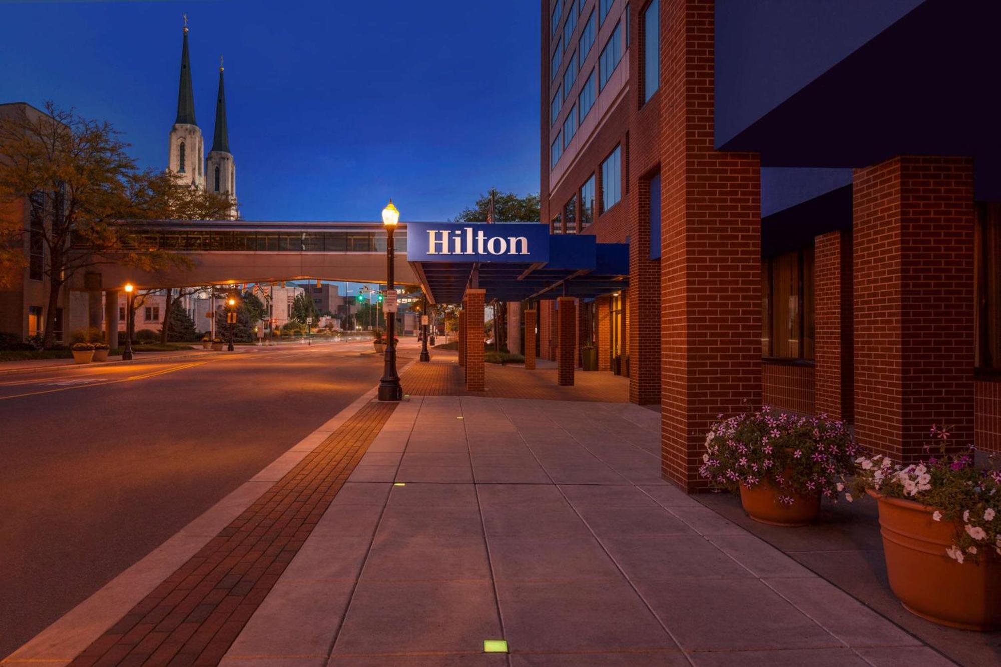 Hilton Wayne At The Grand Wayne Convention Center (adults Only) 3*