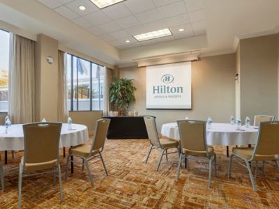 Hilton Wayne At The Grand Wayne Convention Center (adults Only) 3*
