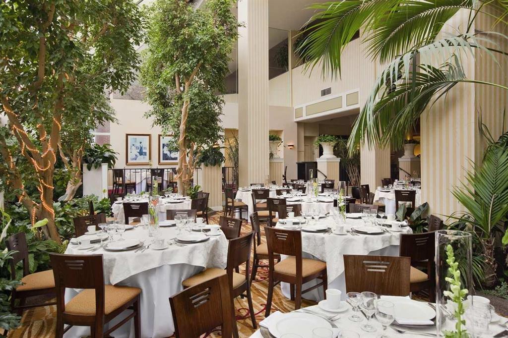 Hilton Wayne At The Grand Wayne Convention Center (adults Only) Hotel Fort Wayne